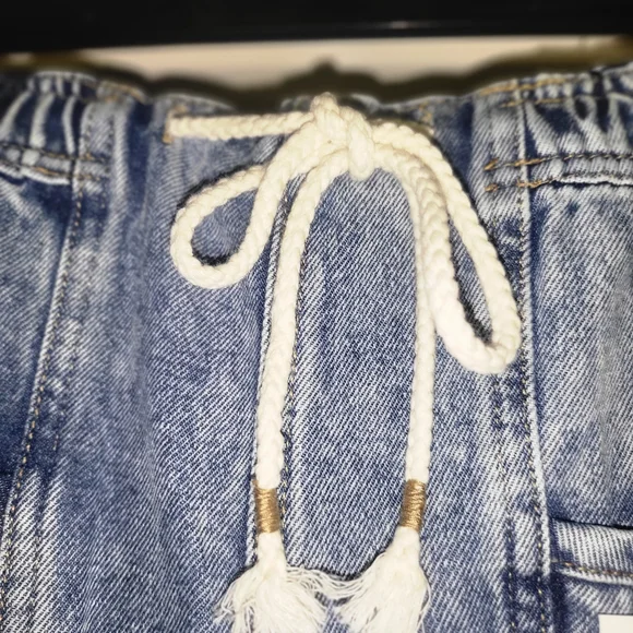 NEW Very Jean Light True Blues Barrel Jeans NWT Size Small - Picture 4 of 16